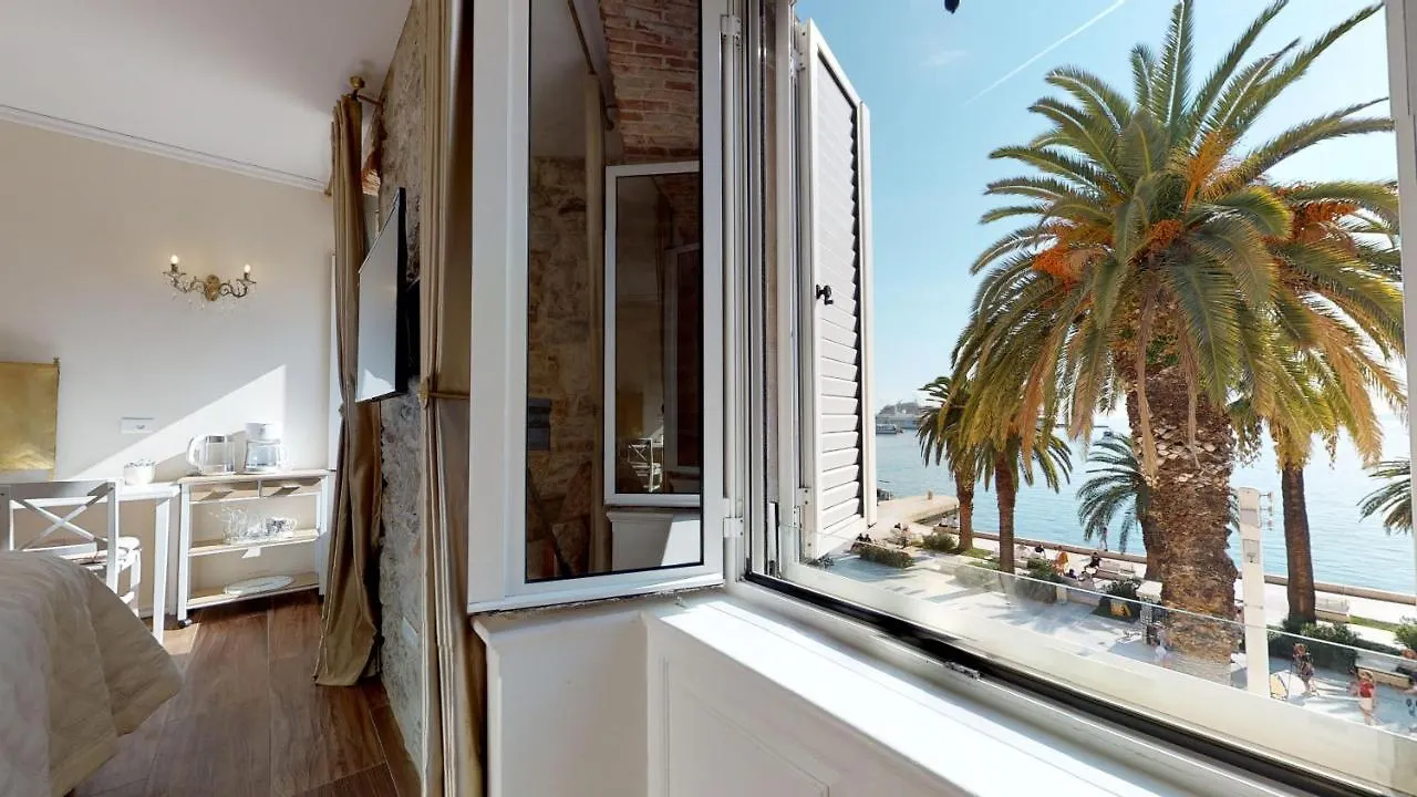 Chrysanta Apartments Split