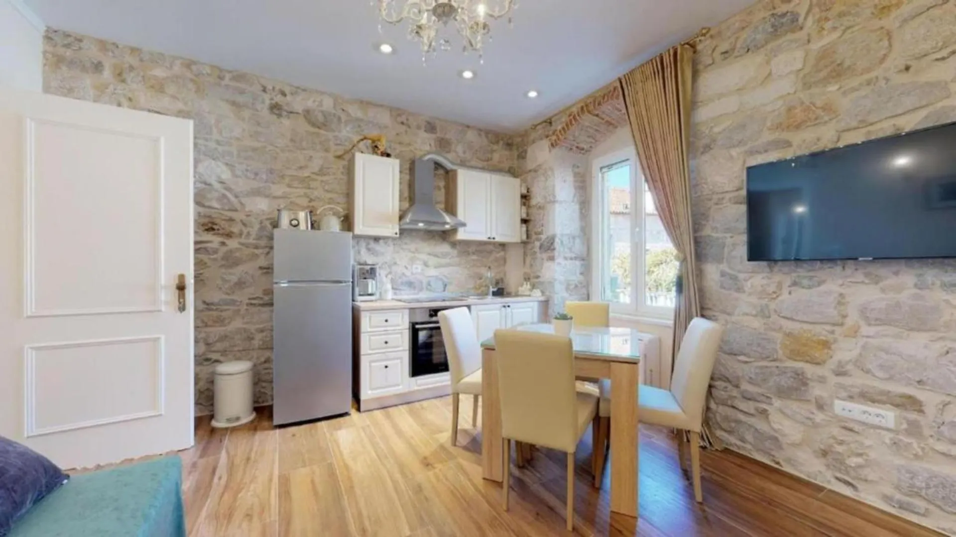 Chrysanta Apartments Split Croatia